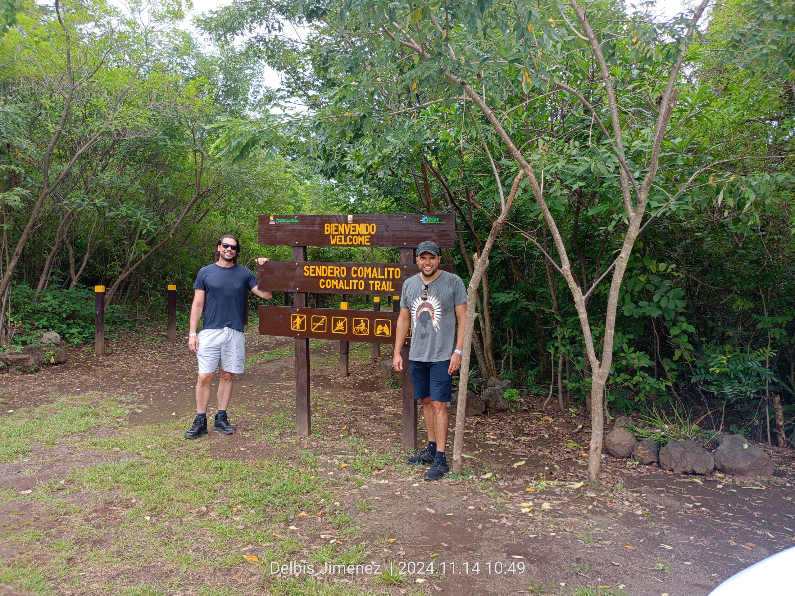 Entrada a sendero el comalito durante tour con Infinity Travels.