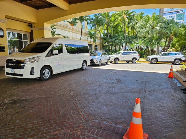 Auto con conductor para alquiler por día en Nicaragua, servicio de Infinity Travels.